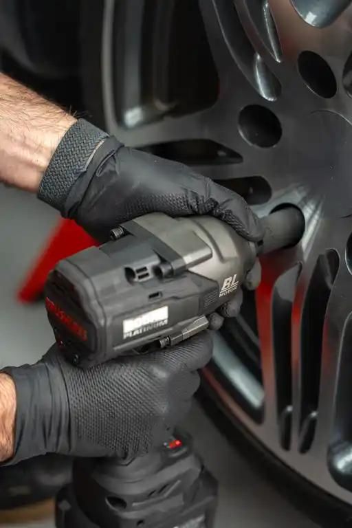 Industrial grade nitrile gloves with textured fingertips Black 8 Mil XX-Large (100 per Box)