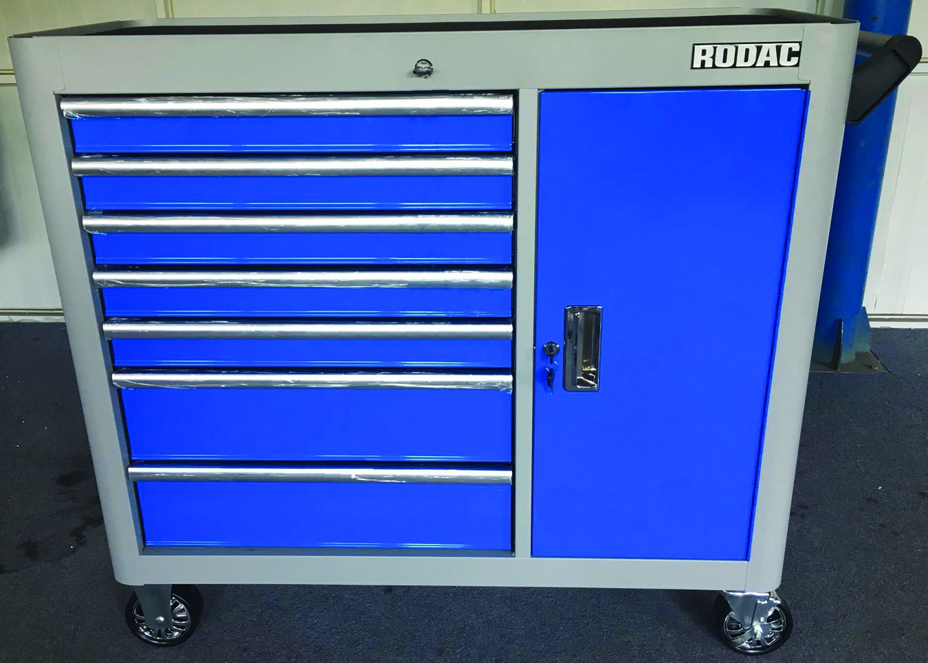 44" Tool Cabinet With 7 Compartments